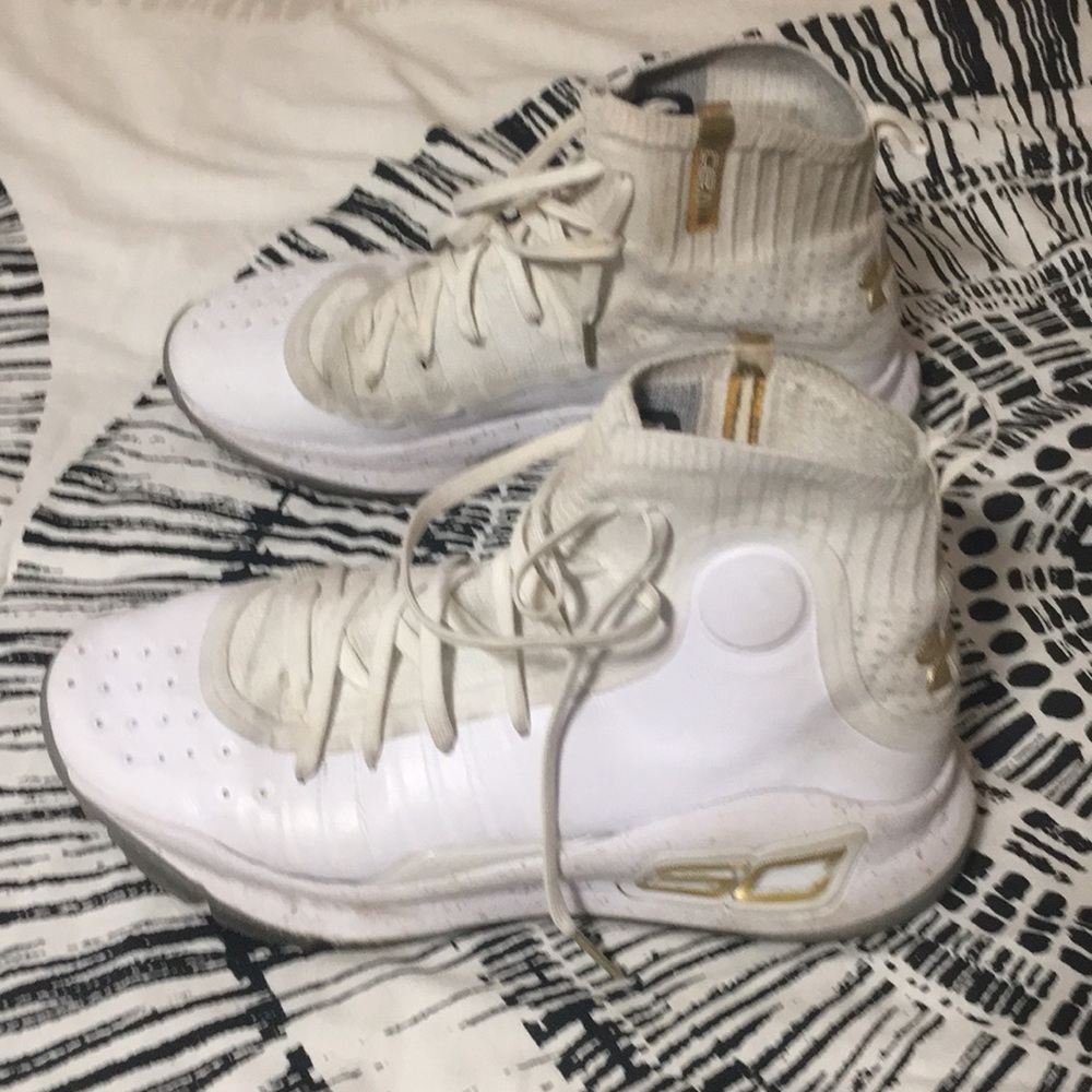 Curry 4 nba championship sneakers